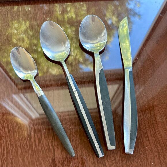 Vintage MCM Stainless Steel and Black Faux Wood Flatware – Set of 4 - Picture 5 of 11